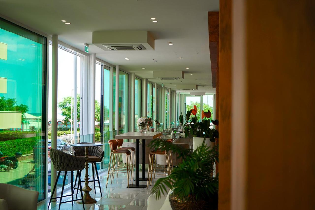 Hotel Arizona Riccione Kültér fotó