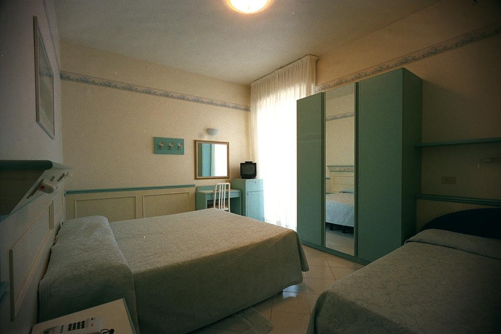 Hotel Arizona Riccione Kültér fotó