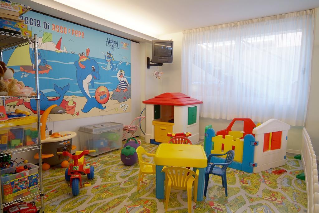 Hotel Arizona Riccione Kültér fotó