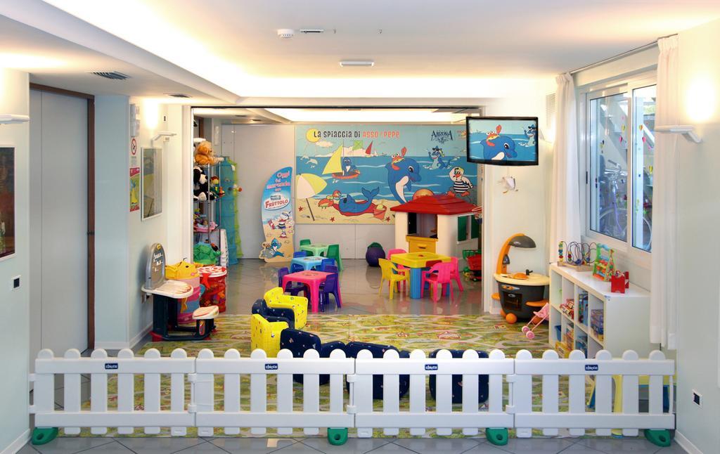 Hotel Arizona Riccione Kültér fotó