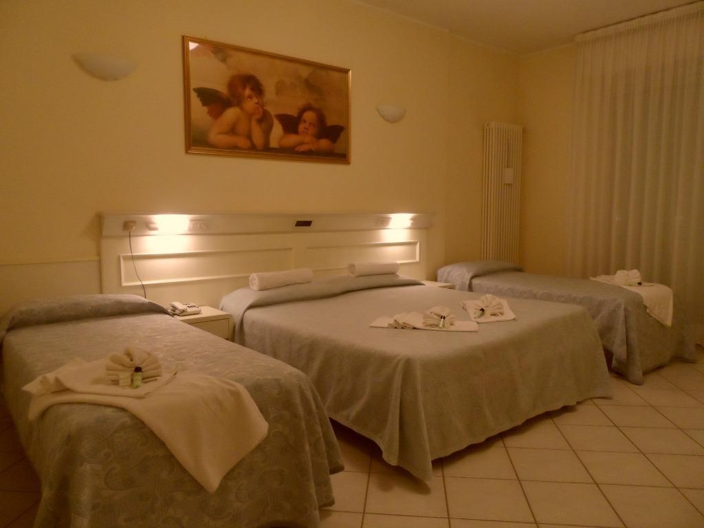 Hotel Arizona Riccione Szoba fotó